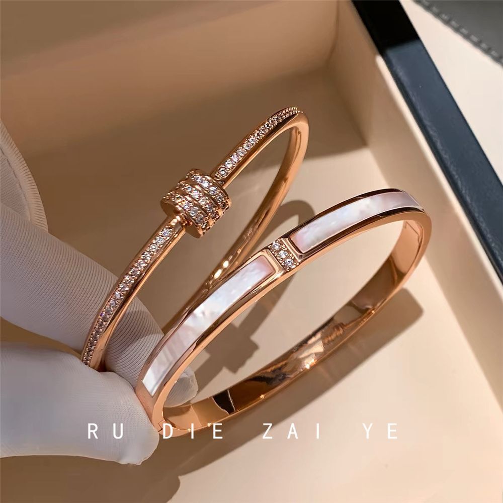 Natural Mother-Of-Pearl Rose Gold and Silver Bracelet for Women, Light Luxury Niche Exquisite Stackable Bracelet Accessory