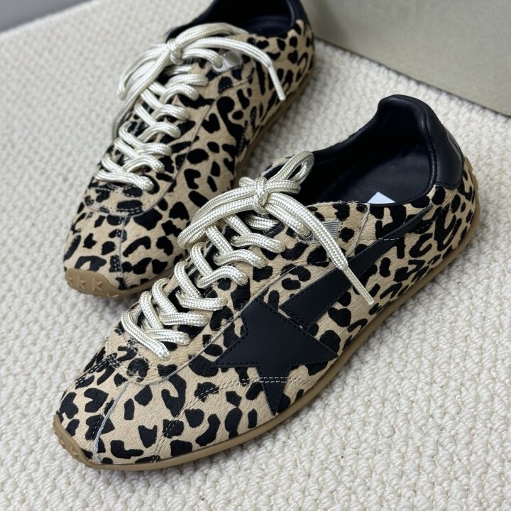 Dongguan Ggdb Low-Top Casual Style 2025 Autumn and Winter New Lightweight German Training Shoe Style Fashionable Retro Distressed Women's Shoes Dongguan Ggdb Low-Top Casual Style 2025 Autumn and Winter New Lightweight German Training Shoe Style Fashionable Retro Distressed Women's Shoes