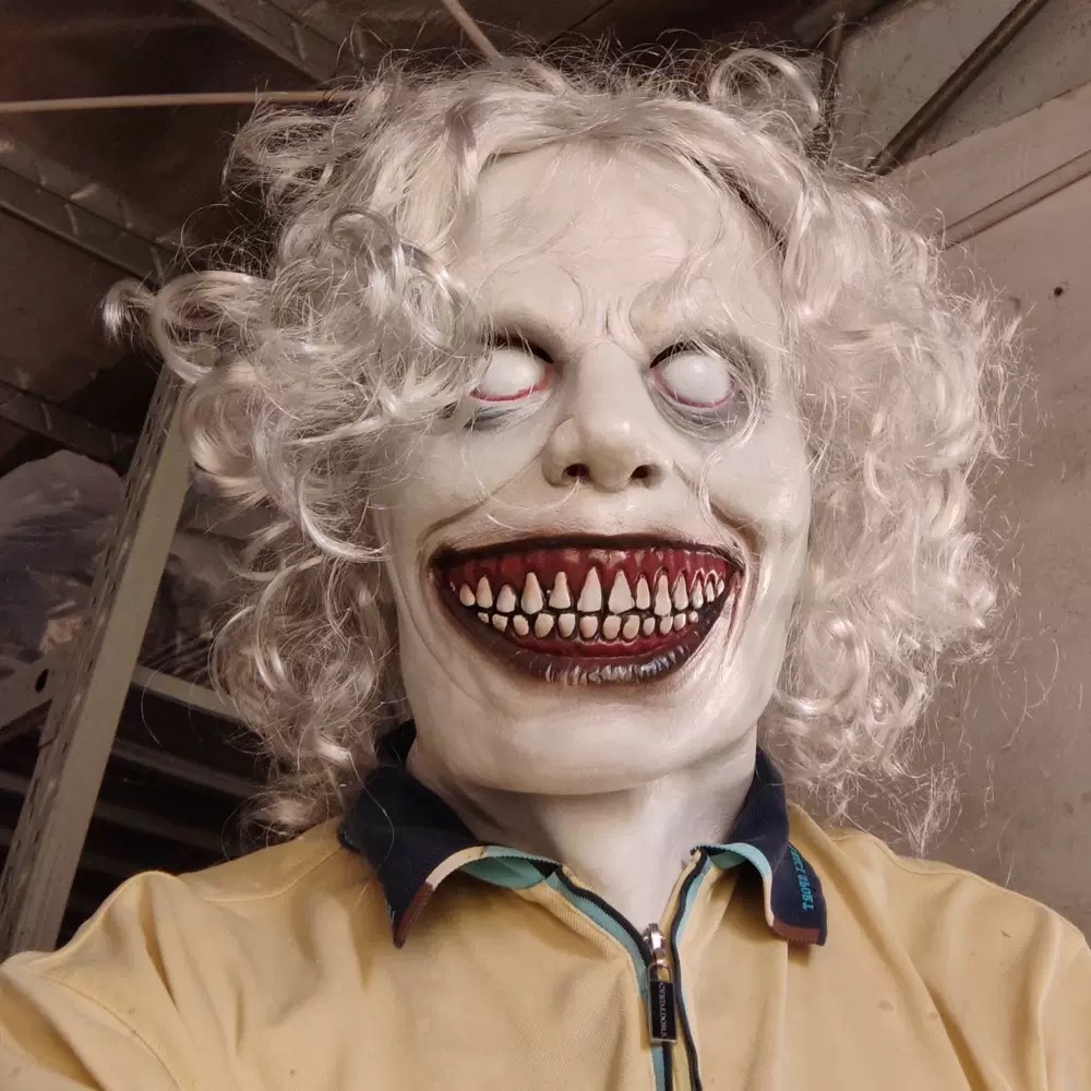 Máscara de exorcista Smile Ojos blancos Gada de diablo Nueva máscara de látex de terror COS de Halloween transfronteriza Spot