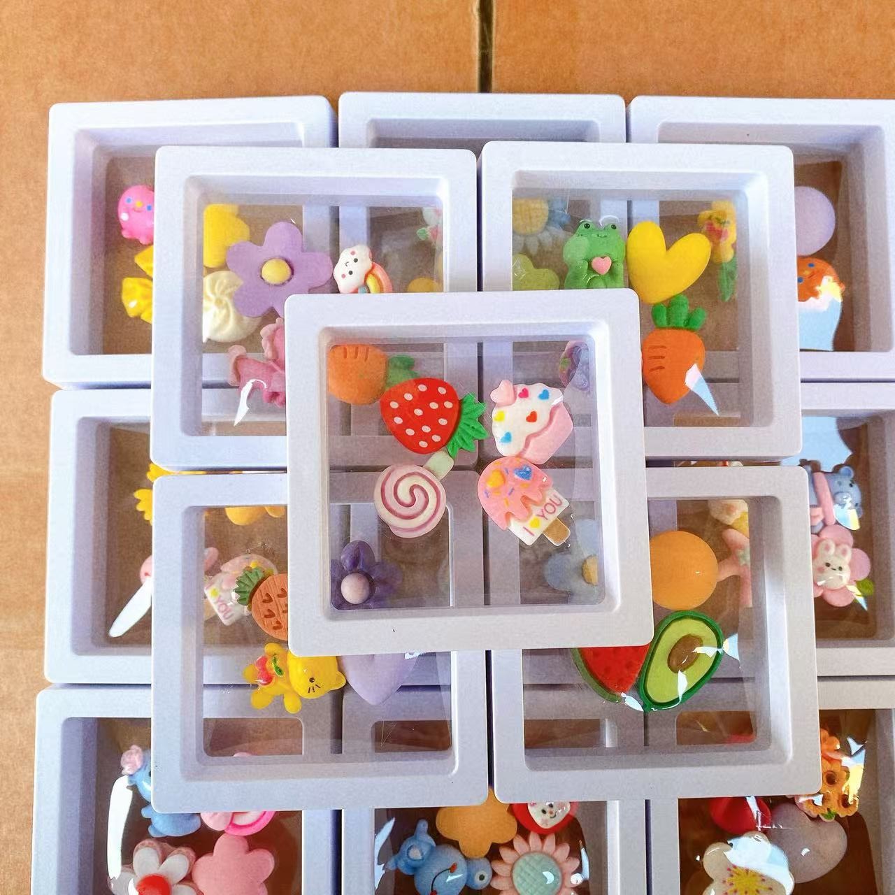 Caja de suspensión de película PE accesorios de decoración de escritorio DIY caja de teléfono móvil dibujos animados encantadores tridimensionales