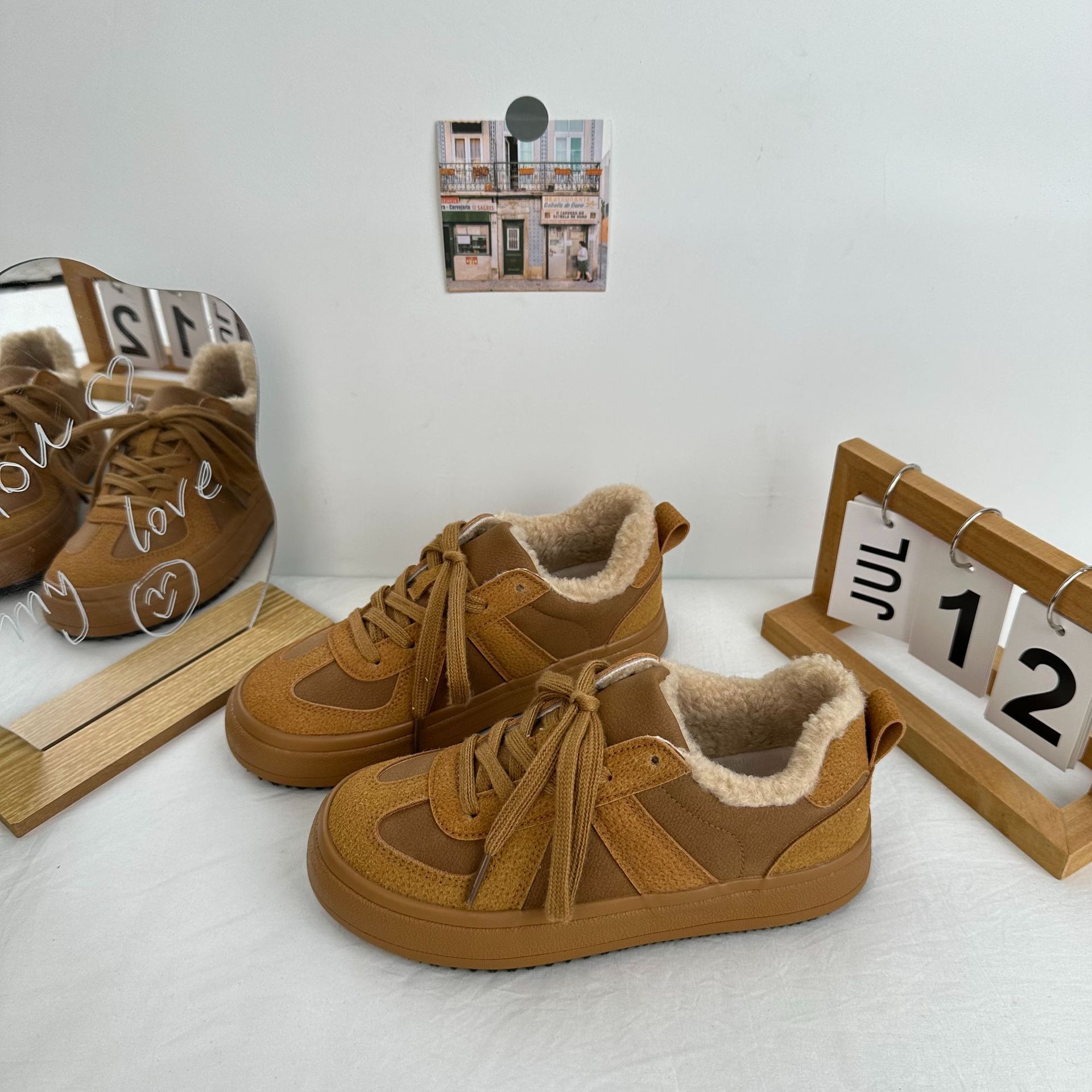 Cordero de peluche retro versátil zapatos de algodón gruesos con zapatos de entrenamiento de peluche gruesos 2024 nuevos zapatos de invierno de mujer 6580
