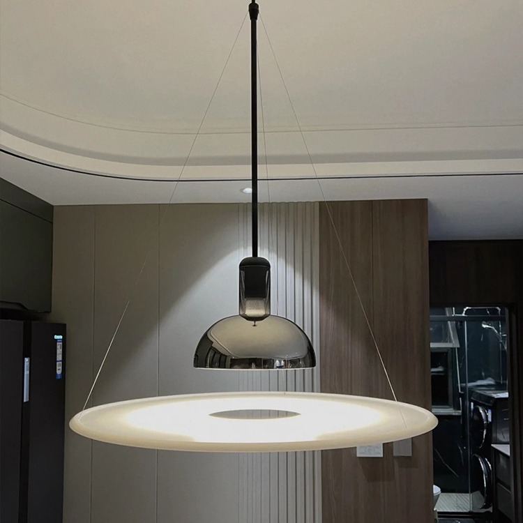 Araña de restaurante de diseñador italiano, barra de bar creativa danesa, dormitorio, lámpara de decoración de ovnis minimalista moderna y sencilla