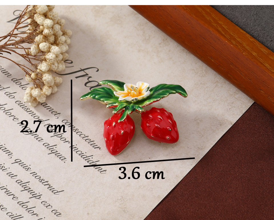 15g Weight Pearl Inlay Material Brooches Classification Cute Pin Strawberry Alloy Enamel Inlay Pearl Women'S Brooches