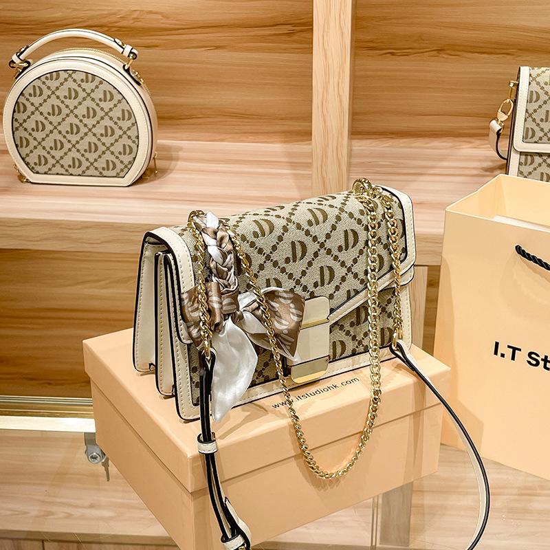 Hong Kong Chain Crossbody Small Square Genuine Leather One Shoulder Women's 2024 New Fashion Trend Bag_voghion.com