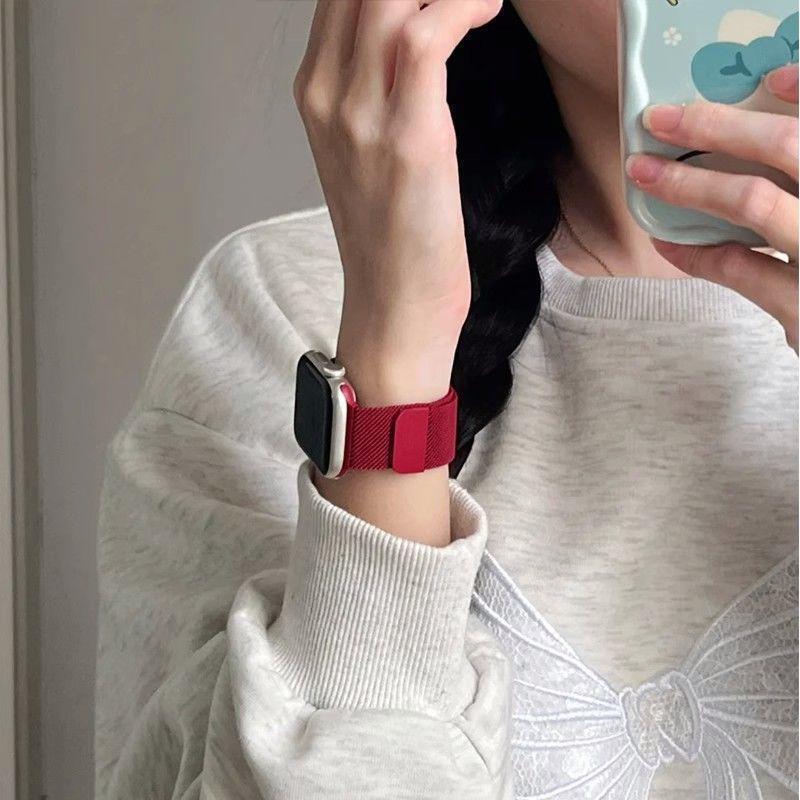 Suitable for Applewatch11 Wristband New Year's Red Milan Magnetic Strap Nice Apple Watch Se High-Looking and Stylish for Both Men and Women