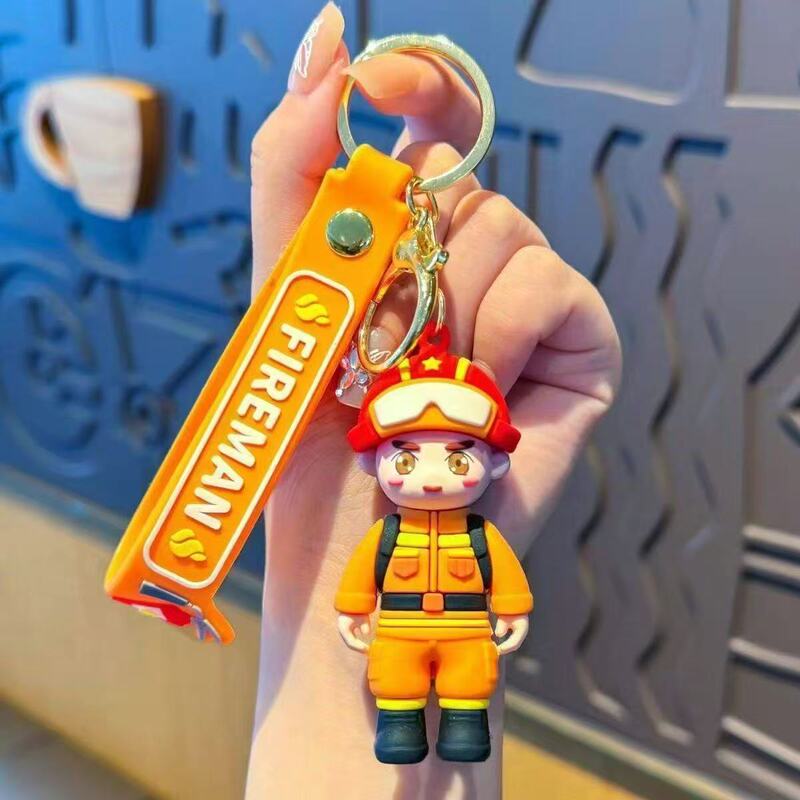 漫画かわいい警察クマキーホルダー人形キーチェーンカップル車のキーペンダントスクールバッグペンダントギフト|undefined