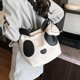 卡通单肩包包少女2025新款斜挎包熊猫女通勤百搭小方包休闲百搭