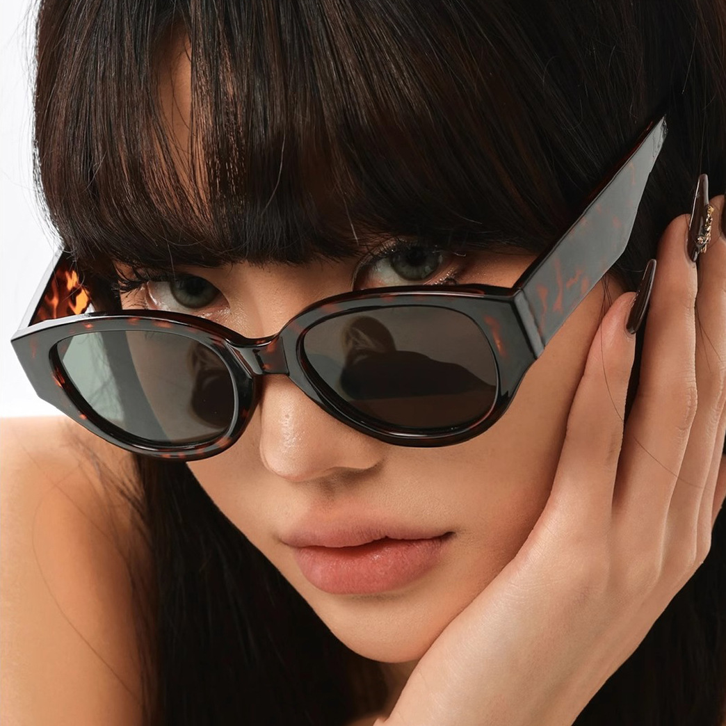 Gafas de sol de ojo de gato de marco pequeño retro coreano para hombres y mujeres Gafas de sol de protección UV para exteriores de alta gama Sunglasses