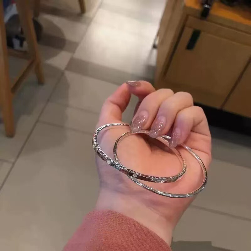 Douyinの人気のダブルリングクローバーブレスレット、女性用、多用途ブレスレット、白銅銀メッキ、三生三世ブレスレット、ニッチデザイン|undefined