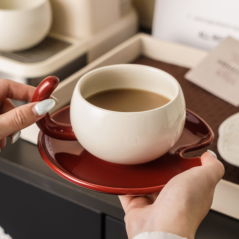 クリエイティブコーヒーカップとソーサーセットセラミックコーヒーカップ家庭用ラテカップ水カップ朝食カップデザインカップとソーサー|undefined