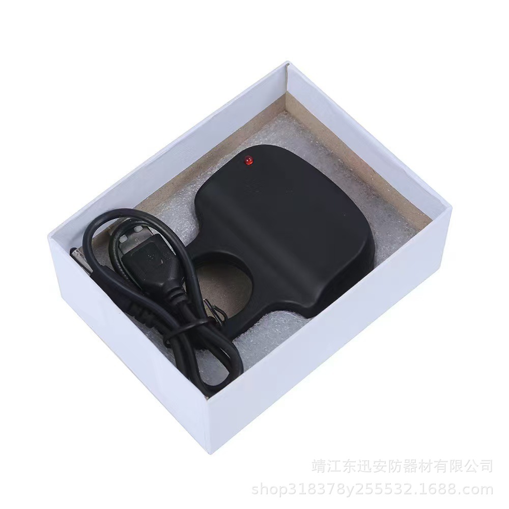 Botón transfronterizo con un dedo botón de puño exportación de comercio exterior linterna a prueba de explosiones de Amazon linterna multifuncional