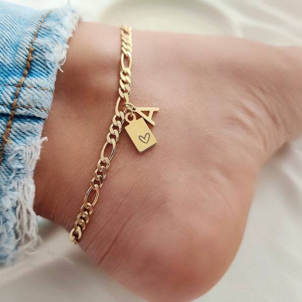 亚马逊跨境新款26字母吊坠方牌爱心脚饰不锈钢链条脚链简约风饰品