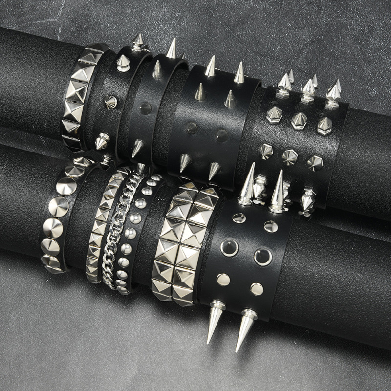 9-piece set of fashionable punk gothic skull studded dark retro couple's leather PU bracelets