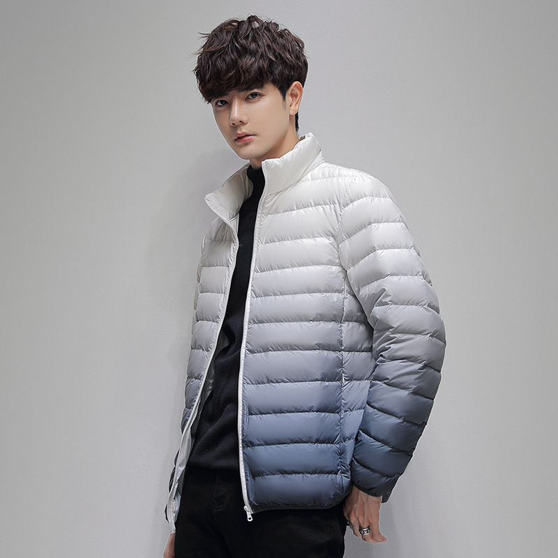 Invierno nuevo chaqueta de pluma ligera hombre ligero cálido hombre corto con cuello encapuchado de color gradiente chaqueta fría