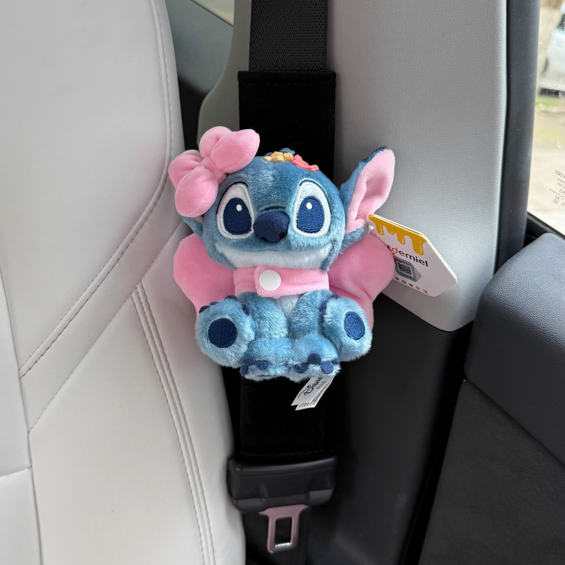 Genuine Stitch Sweetheart Stitch Car Interior Cute Doll Car Shoulder Pad Seat Belt Decoration Free