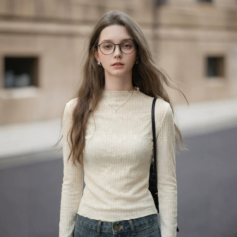 Gentle style off-white half-high collar long-sleeve T-shirt for women, spring and autumn style, ruffled knitted base shirt with lace overlay Gentle style off-white half-high collar long-sleeve T-shirt for women, spring and autumn style, ruffled knitted base shirt with lace overlay