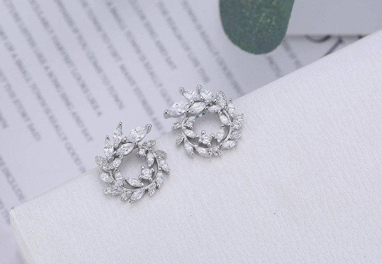 White Leaf Flower Earrings