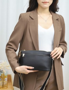 Դ�^�S���¿�Ůʿб���С���n�����e��ƤŮ���μ�б���һ�����l