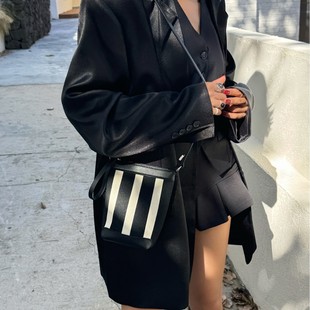 �羳�������֙C���μ�б�����������С����Ů�l�yײɫ���X����Ů