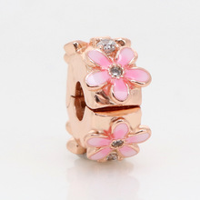 �˼�20�괺���¿�õ����ɫ�r�չ̶��A�W���r����朹̶���Ů�Ʒ