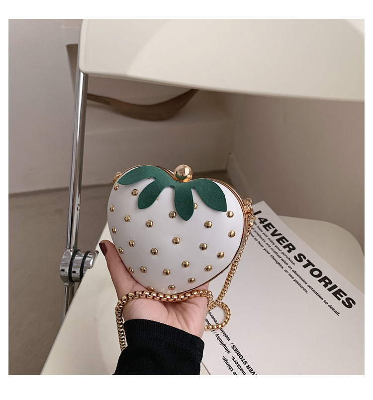 Women's Medium Pu Leather Strawberry Cute Heart-shaped Lock Clasp Crossbody Bag display picture 11