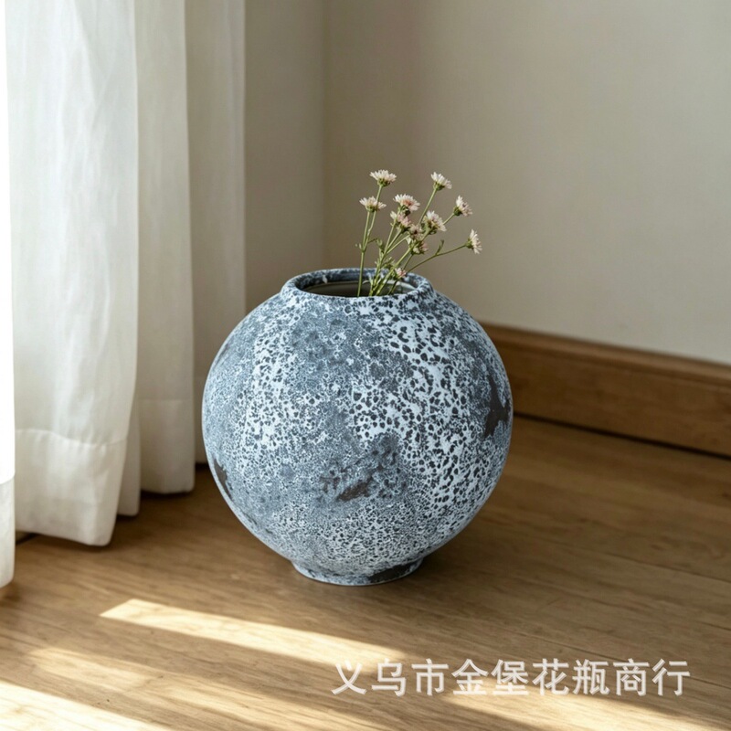 Wabi-Sabi Style Rough Pottery Vase | Vintage Distressed Texture, Suitable for Dried Flowers/Fresh Cut Flowers, for Guesthouses, Coffee Shops. Wabi-Sabi Style Rough Pottery Vase | Vintage Distressed Texture, Suitable for Dried Flowers/Fresh Cut Flowers, for Guesthouses, Coffee Shops.