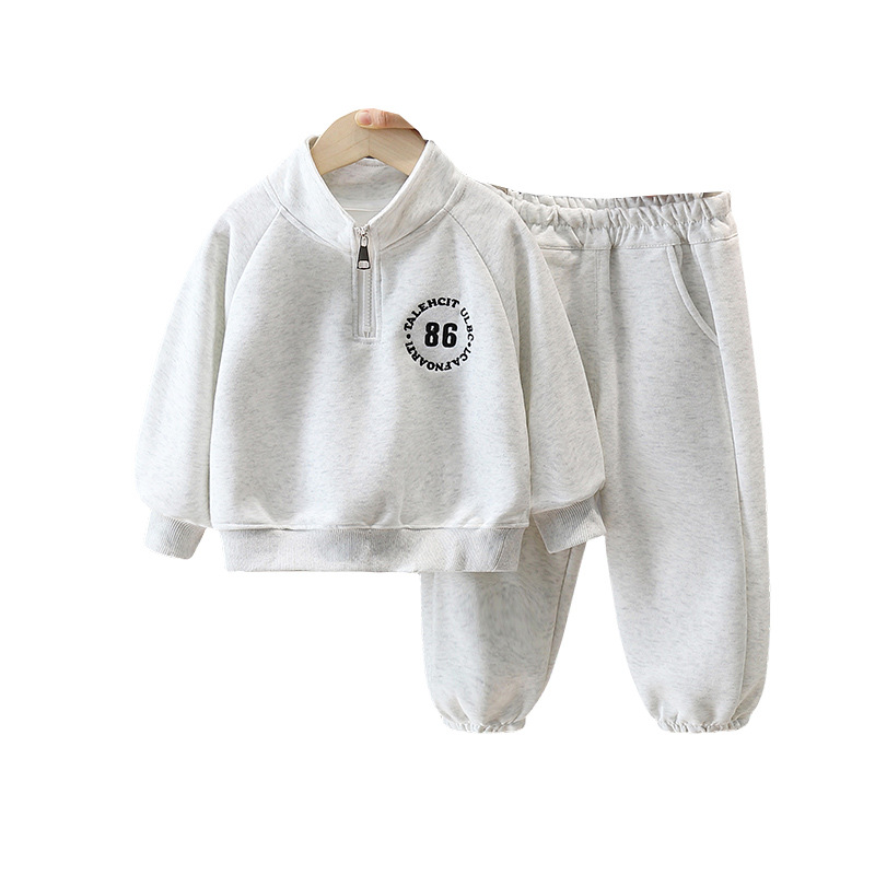 6108 Traje deportivo para niños Ropa de primavera y otoño para niños 2025 Nuevo estilo estilo occidental Otoño fresco y hermoso suéter de dos piezas