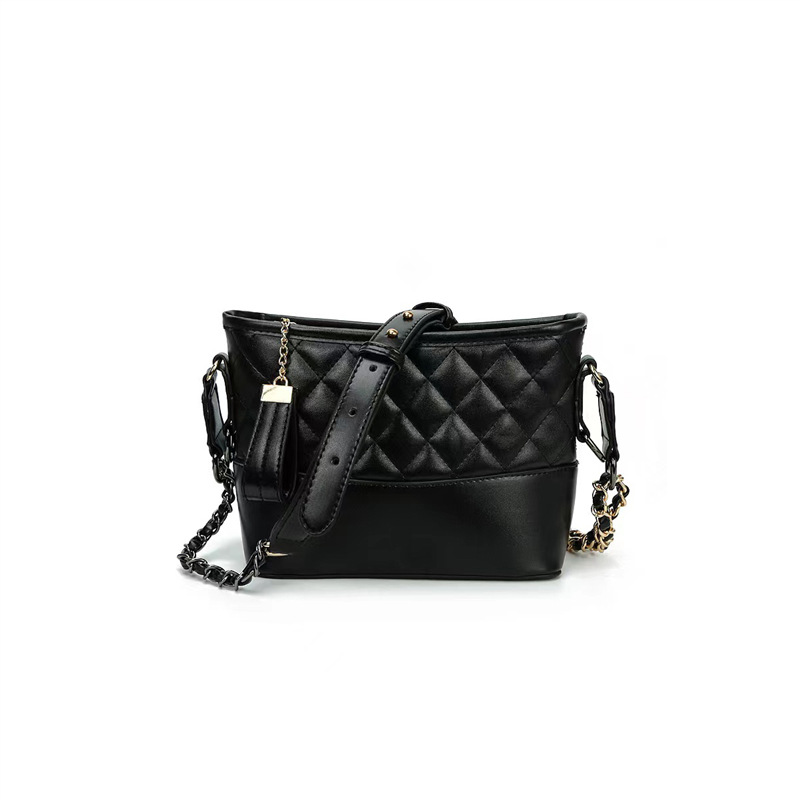 人気の女性用スモールフレグランスチェーンバッグ2025新しい人気のハイエンドブラックショルダークロスボディホーボーバッグ女性用