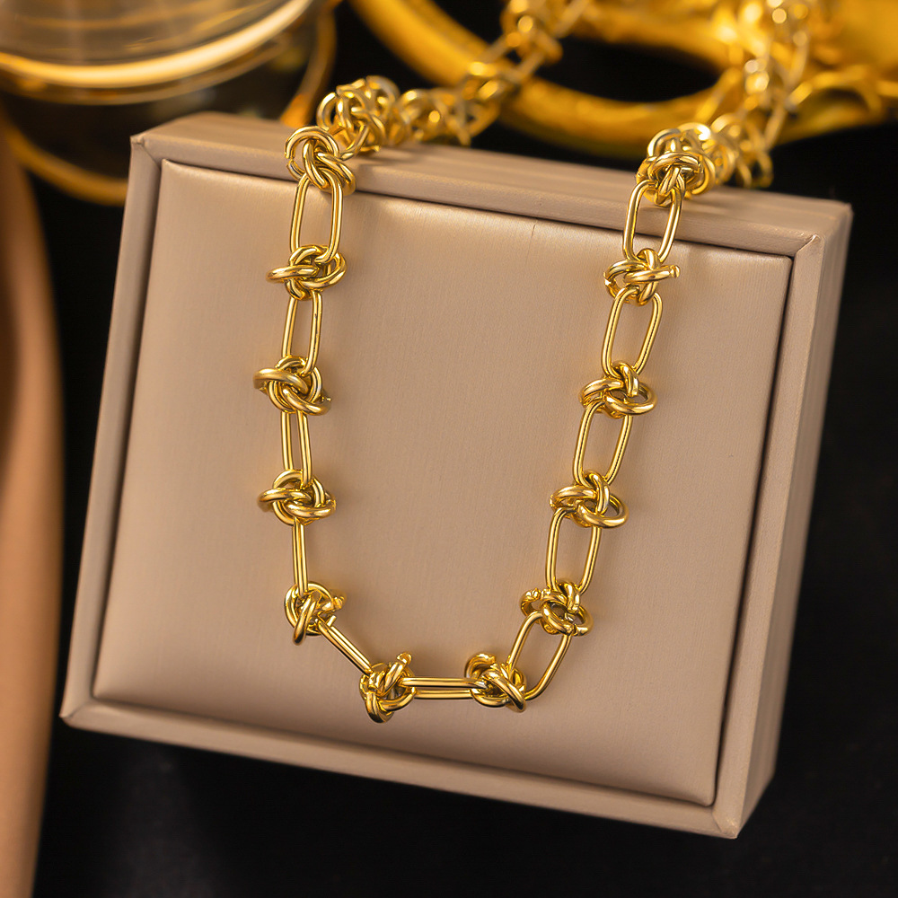 Collar al por mayor transfronterizo de las mujeres que no se desvanece elegante de lujo exquisito Acero de titanio nuevo nicho de las mujeres cadena de la clavícula de la moda del todo fósforo