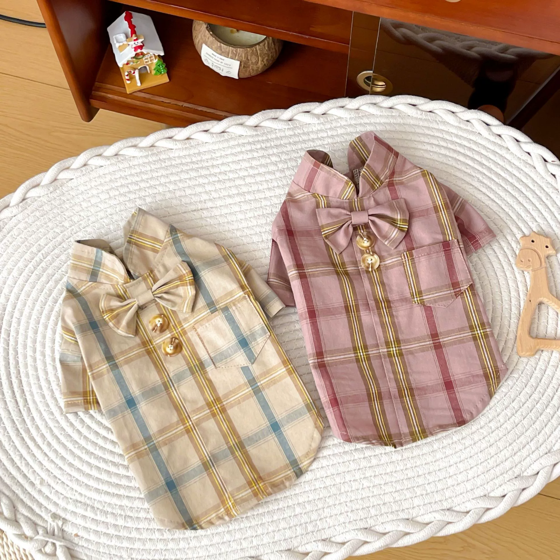 Британская собака собака кошачья одежда маленькая собака коджи ведро Тедди оптовая милая одежда для домашних животных