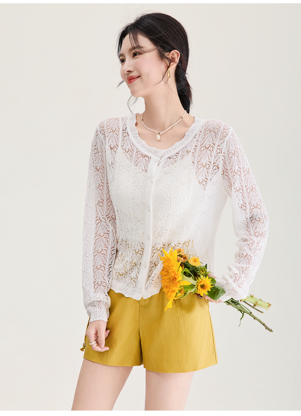 Áo cardigan cổ tròn họa tiết hoa móc nổi thiết kế mỏng nhẹ — màu trắng chi tiết 18