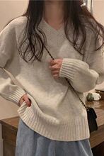 秋冬新款女装学生韩版纯色百搭慵懒风套头宽松针织衫外穿v领毛衣