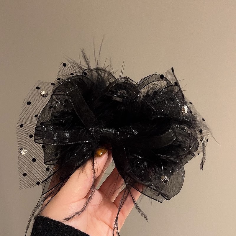 2026秋冬ミンクファー毛皮ヘアクリップ、高級感のある後頭部用大型シャーククリップ、ハート型キラキラ輝くダイヤモンド付き毛皮ヘアクリップ