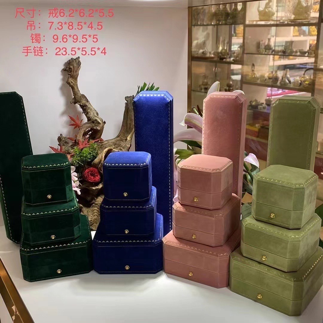 八角金扣花边钻石珍珠翡翠彩宝戒指吊坠项链手镯手链珠宝首饰盒