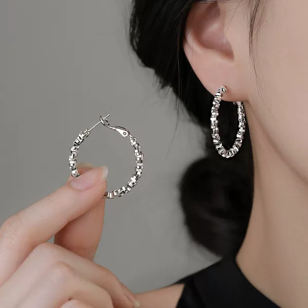 Exquisitely Crafted High-Quality S999 Silver Fragmented Silver Hoop Earrings for Women, Niche Light Luxury 2026 New Hot-Selling Earrings, High-End Plain Hoop Ear Accessories