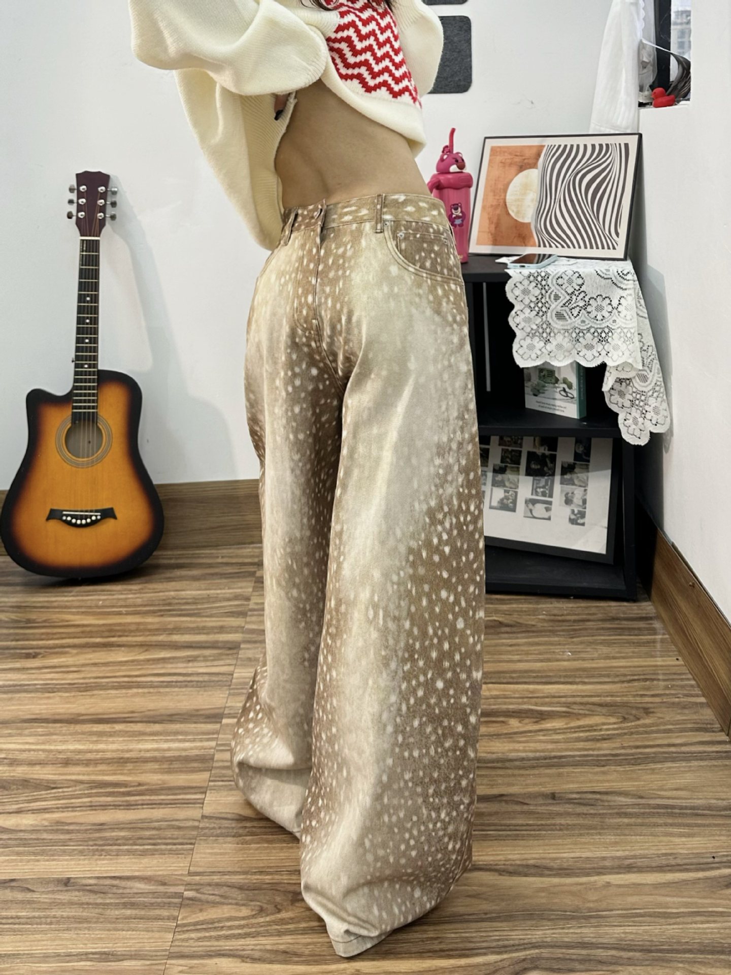 Damen Jeans Mit Hirsch Print Und Weitem Bein Für Einen Retro Look_voghion.com