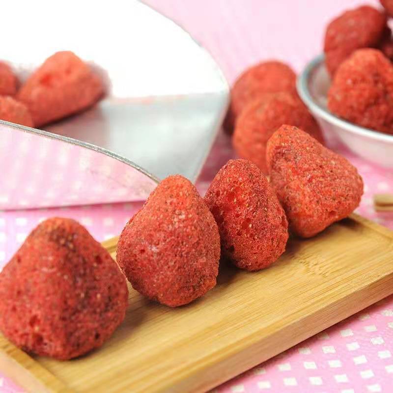 Dried Strawberries Loose Bag Ready-to-Eat Fruit and Vegetable Crisps Whole Low Temperature Dehydrated Strawberry Dried Snacks Fashionable Fruit Dried