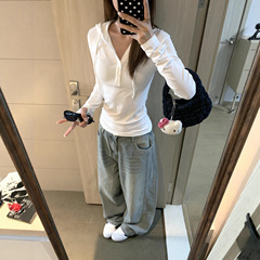 美式辣妹半开V领纽扣连帽长袖t恤女秋季韩系白色修身短款百搭上衣