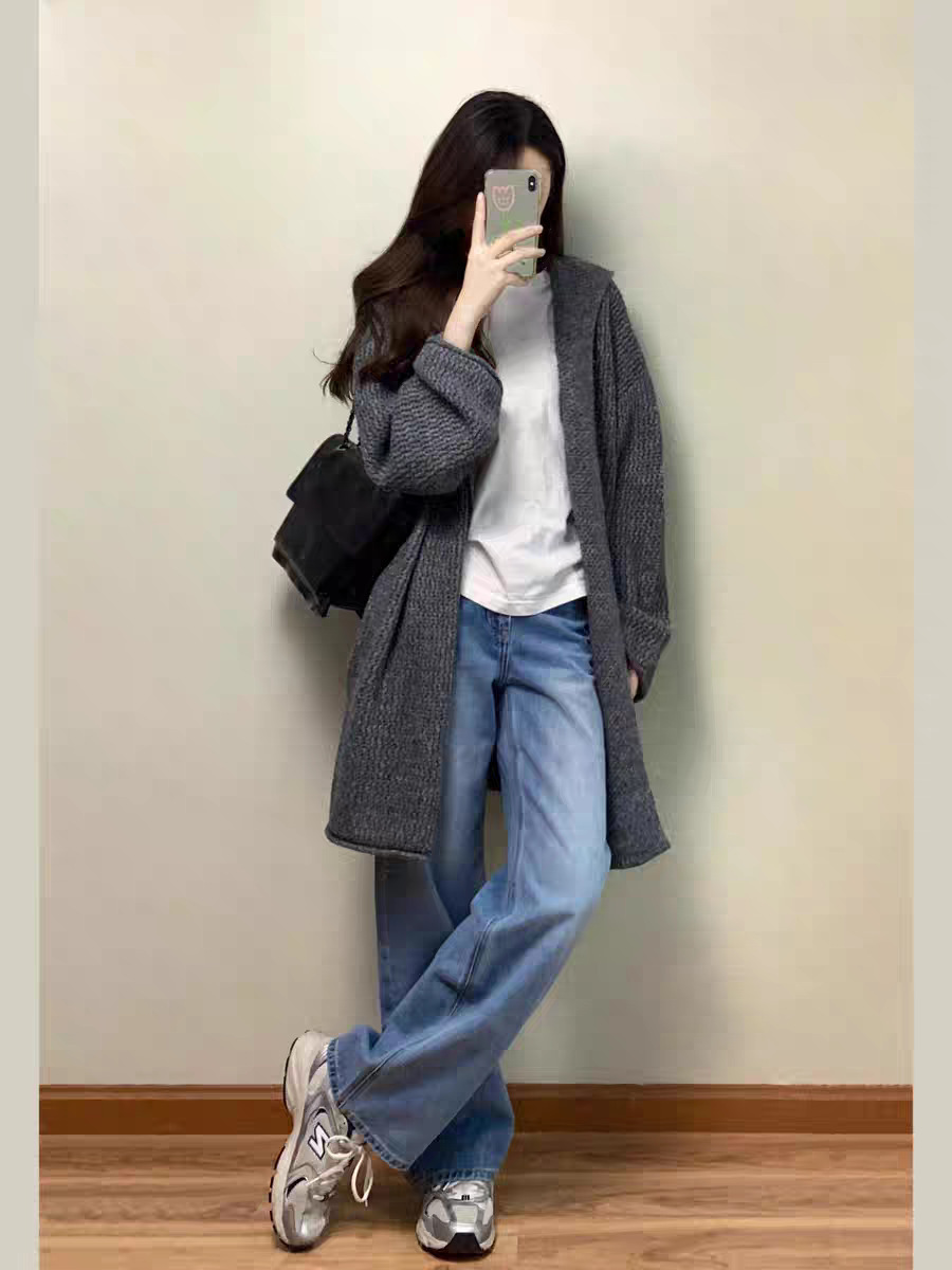 2025 otoño y invierno nuevo estilo coreano de mujer gris suéter con capuz chaqueta larga suelta cardigan de punto perezoso