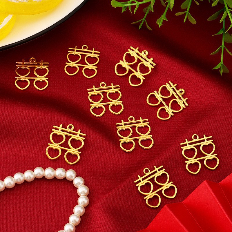 Wedding Supplies Happy Character Pendant DIY Zinc Alloy Jewelry Candy Box Happy Character Accessories Paint Big Red Double Happiness Pendant