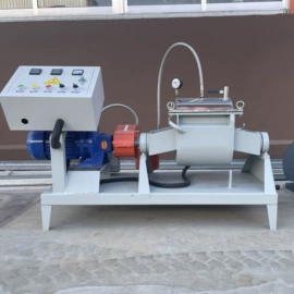 捏合机;搅拌机;混合机