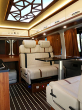 房车卡座双人商务车座椅多功能折叠床放平大通依维柯全顺改装总成