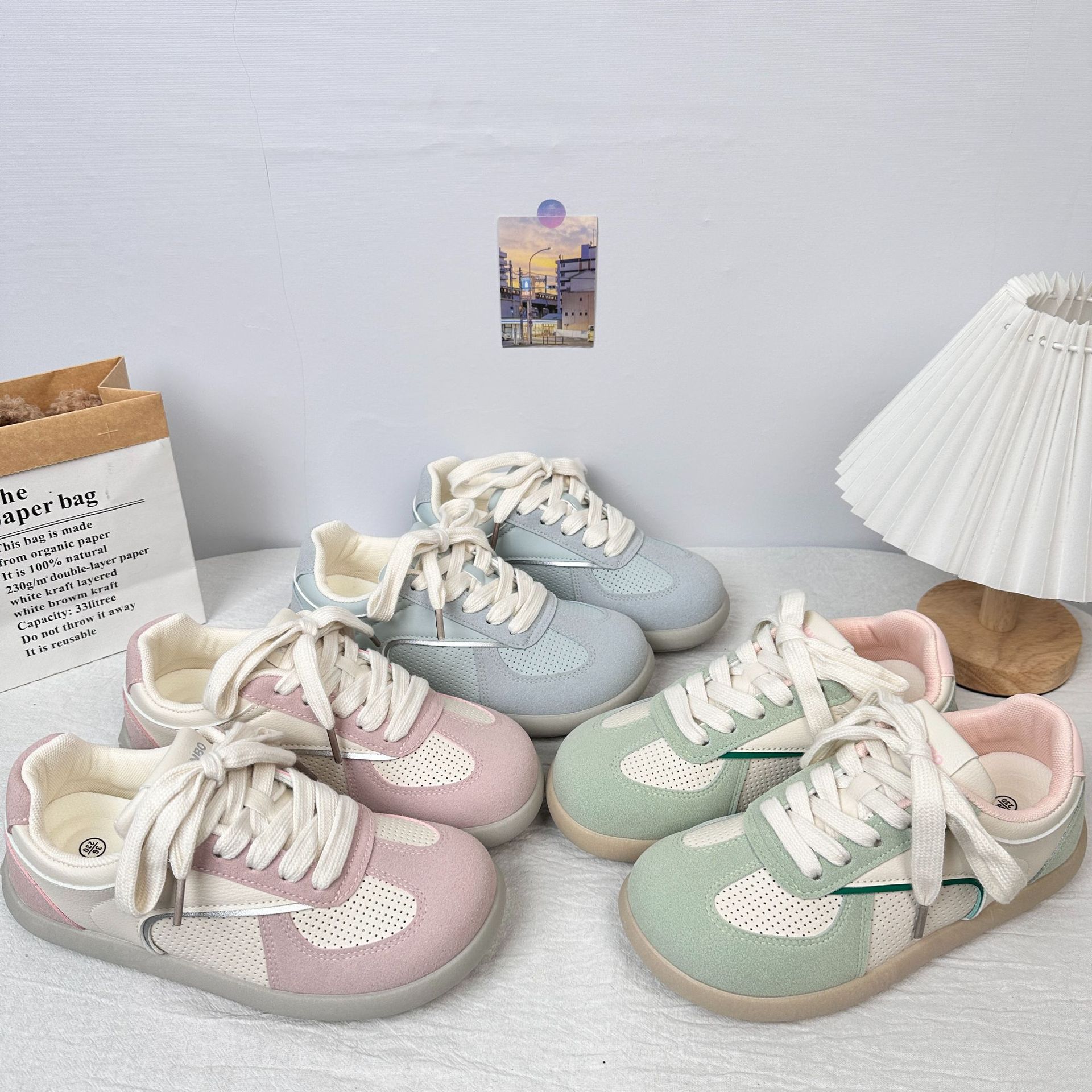 Yuanbo retro todo-fósforo zapatos de entrenamiento alemanes de fondo plano para mujer 2025 nuevos zapatos de tablero deportivo de ocio ligero de primavera y verano para el cabello
