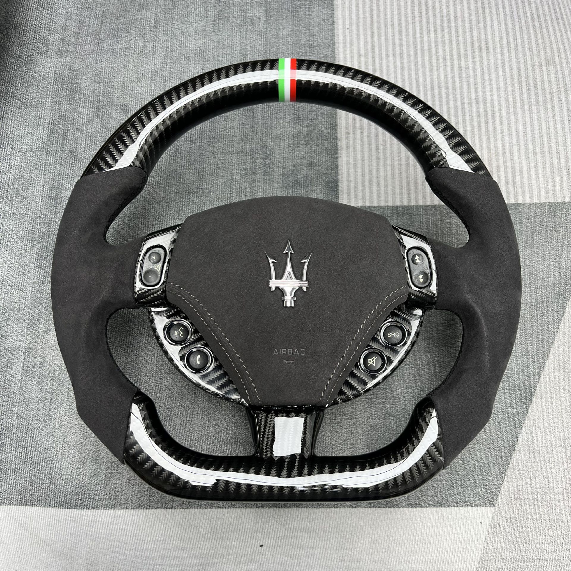 Car Steering Wheel Customization Suitable for Maserati Ghibli Carbon Fiber Flat-Bottom Steering Wheel Modification