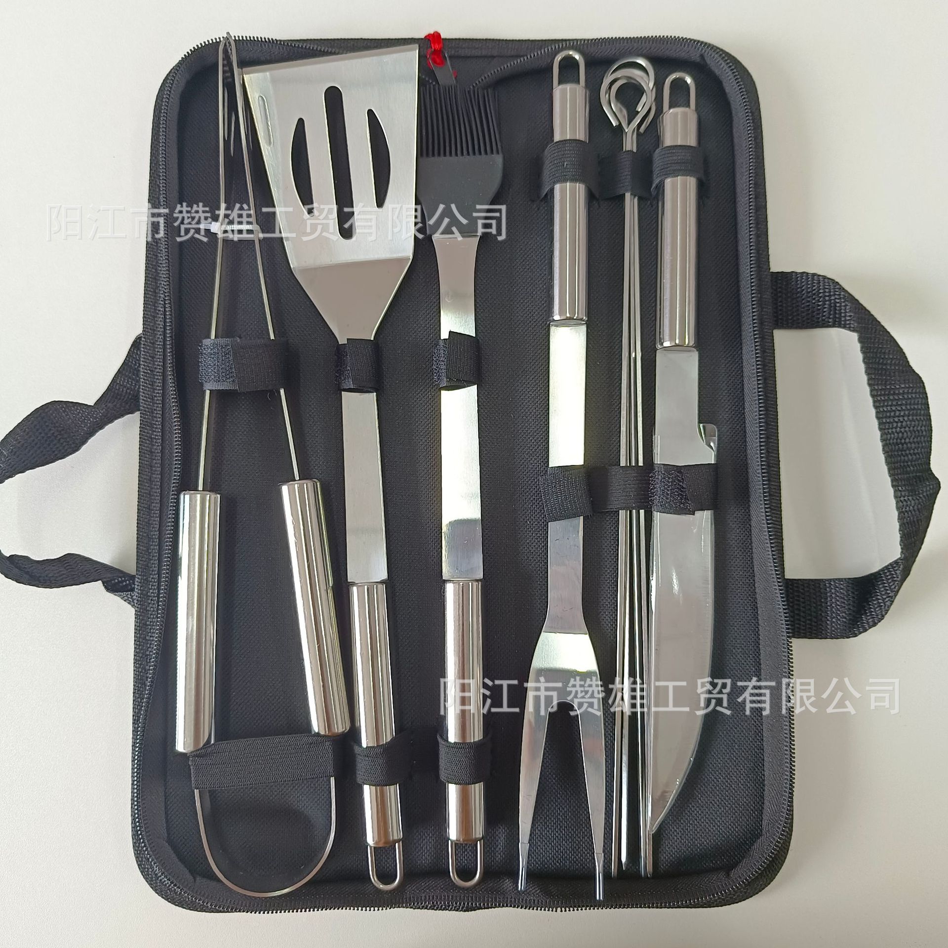 Juego de herramientas para parrilla de barbacoa de suministro directo de fábrica para uso doméstico al aire libre, juego de parrilla portátil fácil de transportar con bolsa.