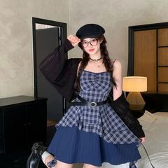 大码韩系辣妹时尚新款开衫不规则收腰显瘦连衣裙格纹吊带裙胖MM