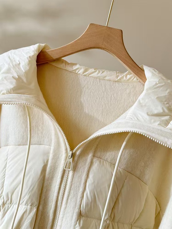 両面の絨毛コートの女性がアヒルの絨毛服を合わせて24年冬の小香風保温白鴨の羽毛ジャケットに帽子がついていることを知っています。|undefined