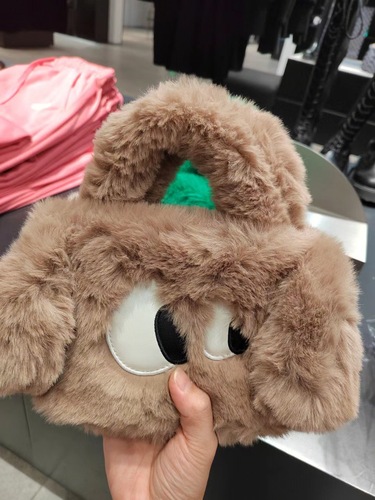Furry Bag 2024 Winter Cute Big Eyed Puppy Handbag Crossbody Bag Plush Bucket Bag Women’s Bag