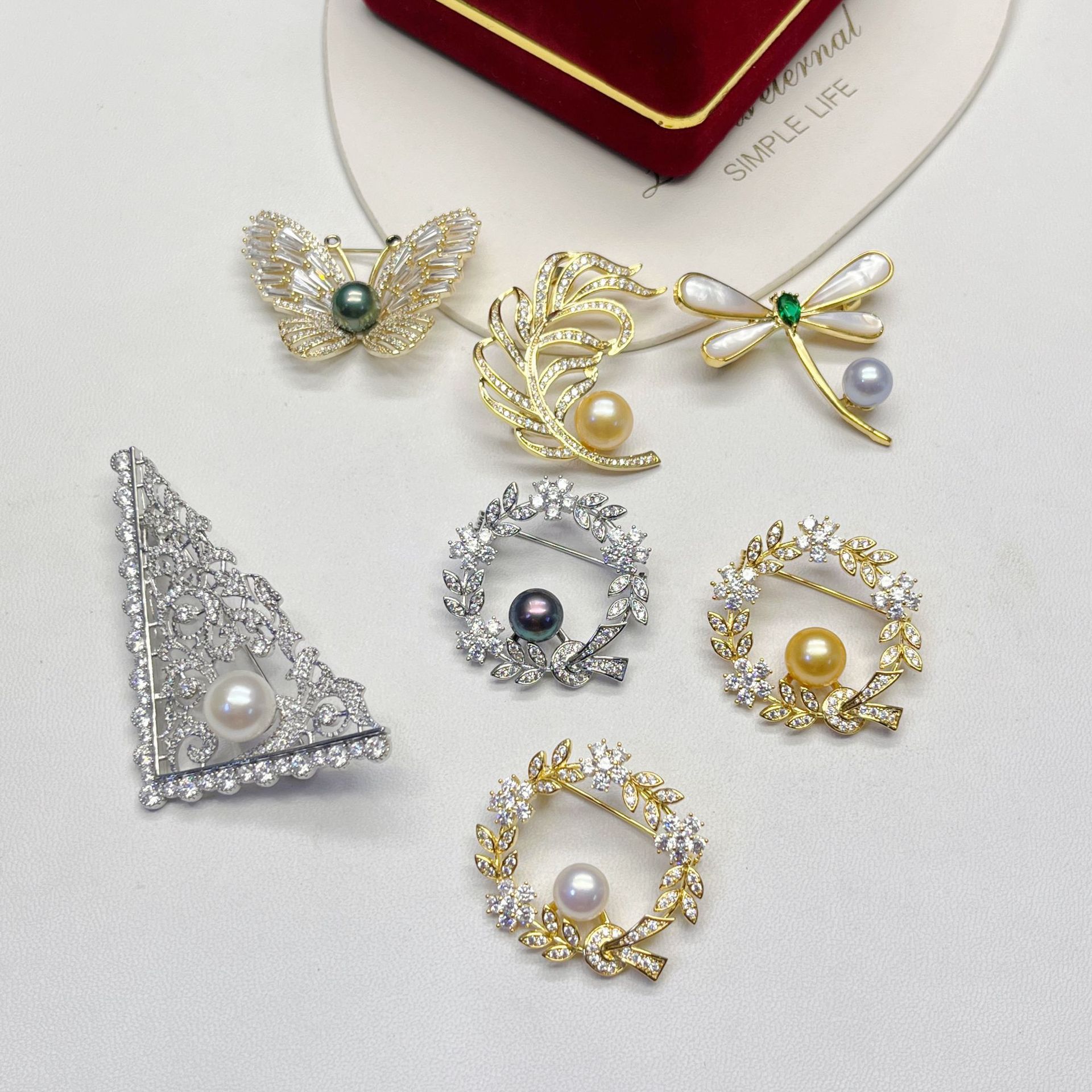 秋上新抖音时髦精大爱精工蜻蜓蝴蝶几何羽毛花环淡水珍珠胸花胸针|ms