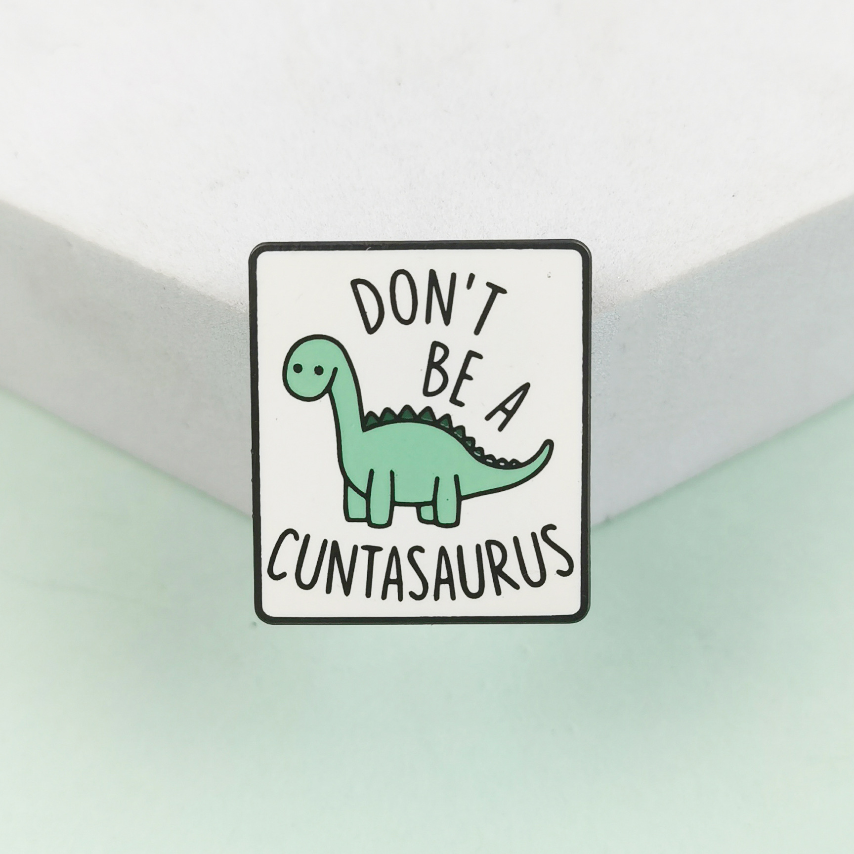 Lindo broche geométrico de dinosaurio Moda Oración inglesa Accesorios de todo fósforo Insignias Hombres y mujeres Aleación Fijo Pin decorativo